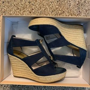 MICHAEL Michael Kors Womens Blue Damita Canvas Wedge Espadrilles. Size 8.5